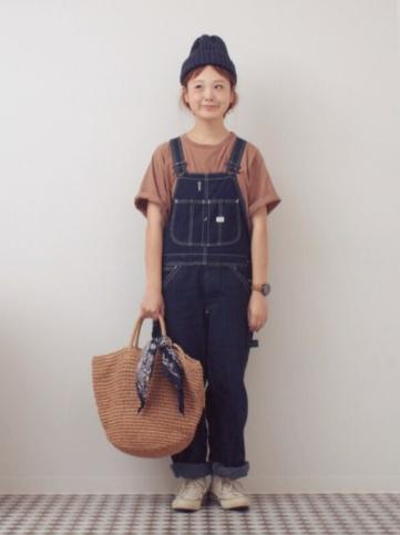 去旅行舒服又易襯!日本女生示範 4款有型又可愛的工人褲穿搭